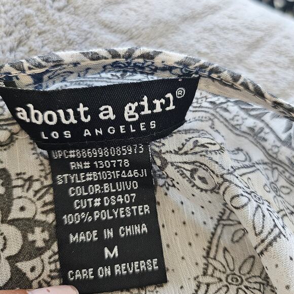 About a Girl Semi-Sheer Blouse v neck long sleeve - Size M - Picture 6 of 8